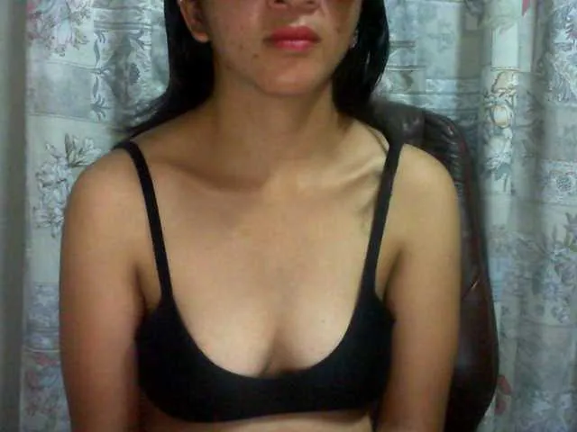 Live sex webcam photo for Cyah2 #291064454