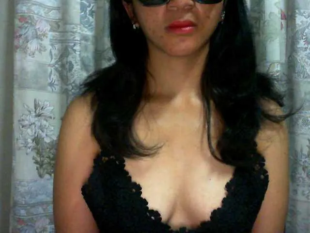 Live sex webcam photo for Cyah2 #291113247