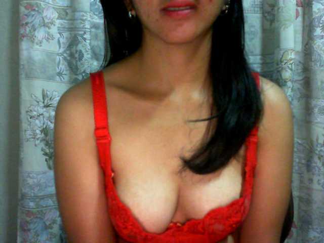 Live sex webcam photo for Cyah2 #291140141