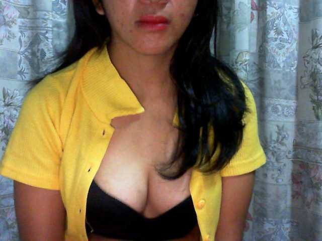 Live sex webcam photo for Cyah2 #291153974