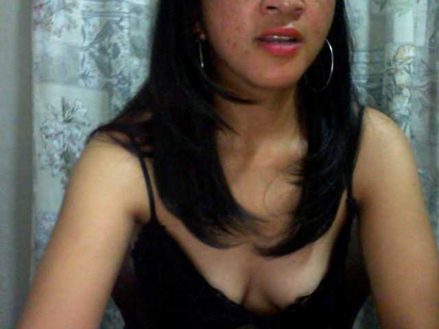 Live sex webcam photo for Cyah2 #291178425