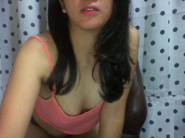 Live sex webcam photo for Cyah2 #291444901