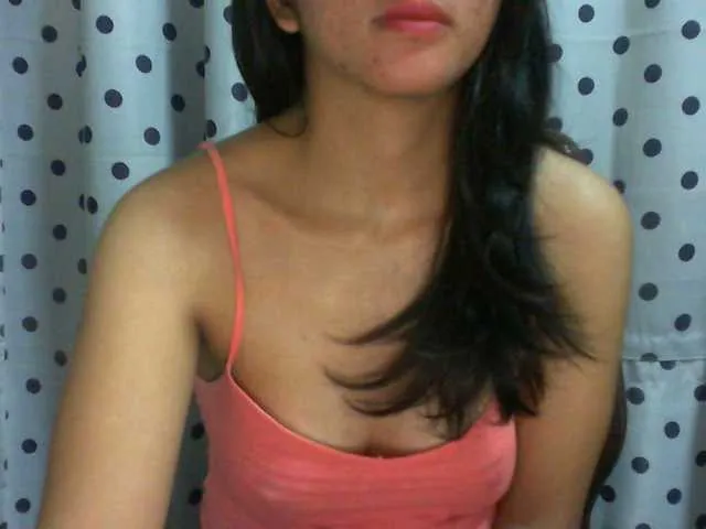 Live sex webcam photo for Cyah2 #291569175