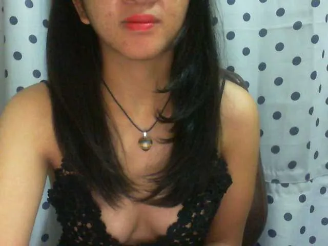 Live sex webcam photo for Cyah2 #291586564