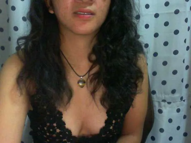 Live sex webcam photo for Cyah2 #291628719