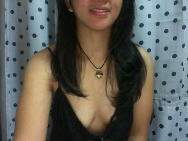 Live sex webcam photo for Cyah2 #291668033