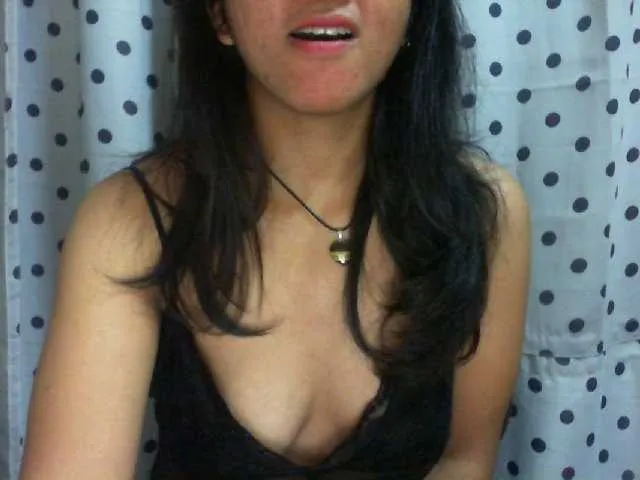 Live sex webcam photo for Cyah2 #291669177