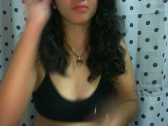 Live sex webcam photo for Cyah2 #291675502