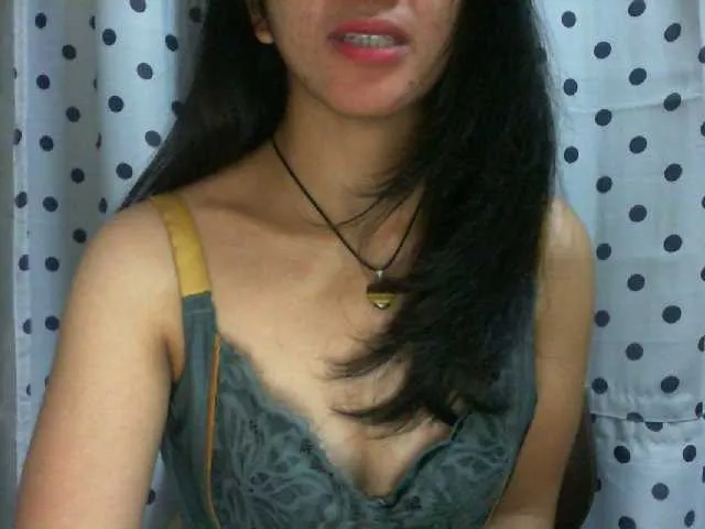 Live sex webcam photo for Cyah2 #291686364