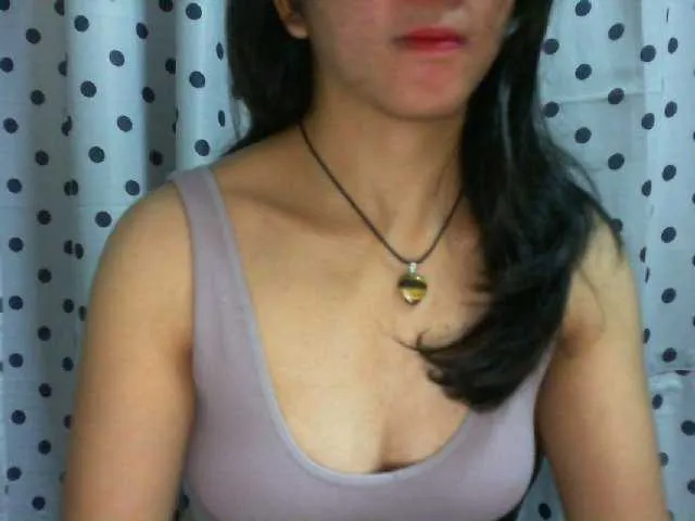 Live sex webcam photo for Cyah2 #291706878