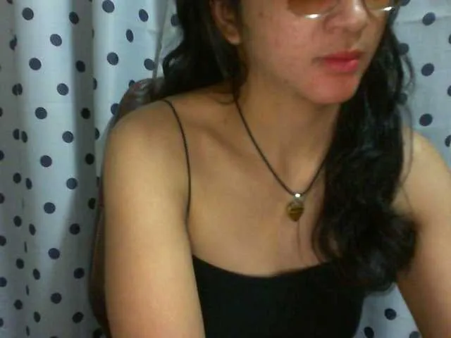 Live sex webcam photo for Cyah2 #291739517