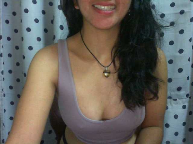 Live sex webcam photo for Cyah2 #291777307