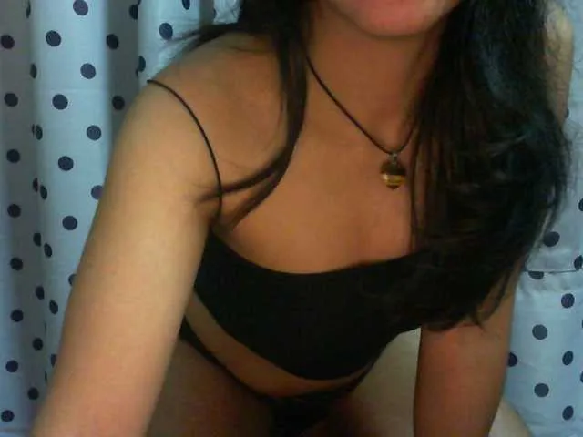 Live sex webcam photo for Cyah2 #291844626