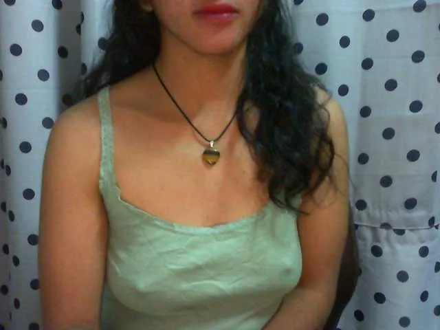 Live sex webcam photo for Cyah2 #291865766