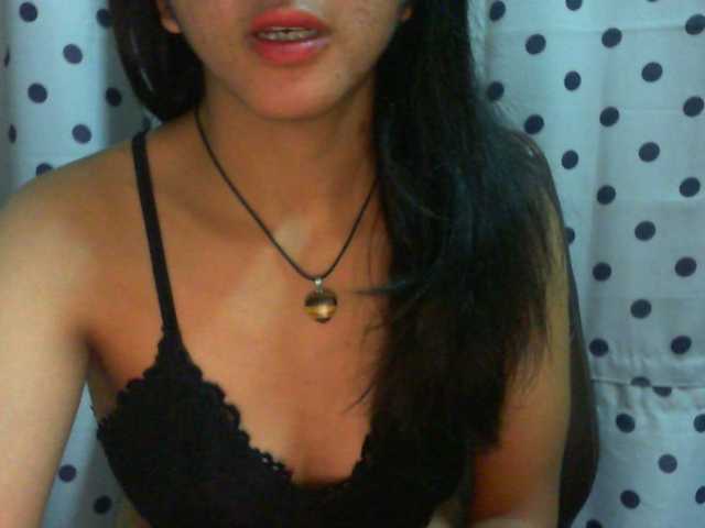 Live sex webcam photo for Cyah2 #291885399