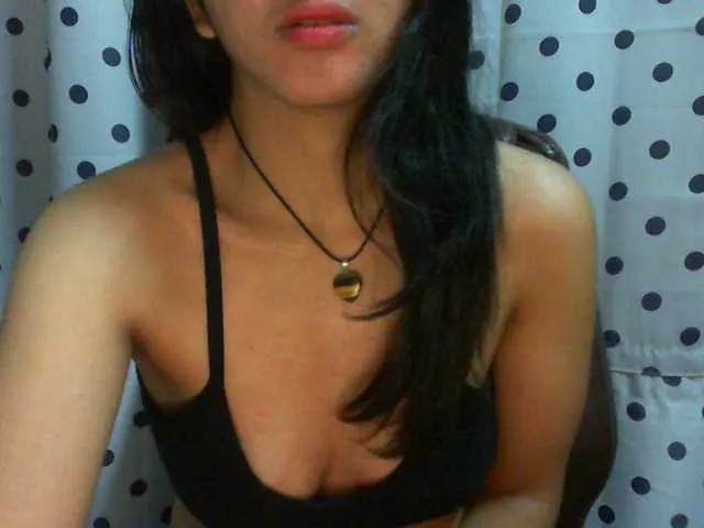 Live sex webcam photo for Cyah2 #291892462