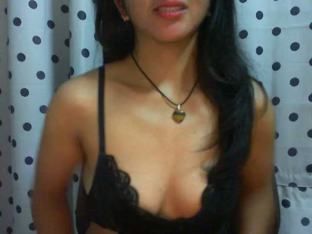 Live sex webcam photo for Cyah2 #291907035