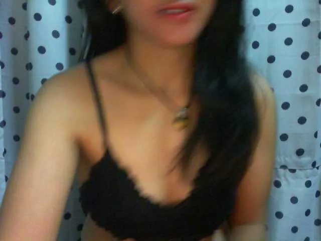 Live sex webcam photo for Cyah2 #291932854