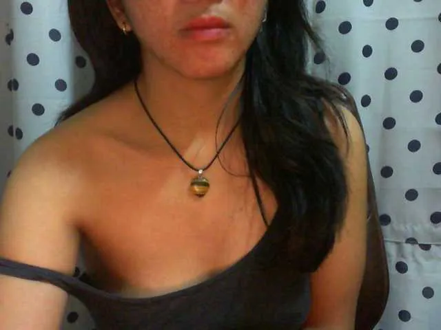 Live sex webcam photo for Cyah2 #291940361