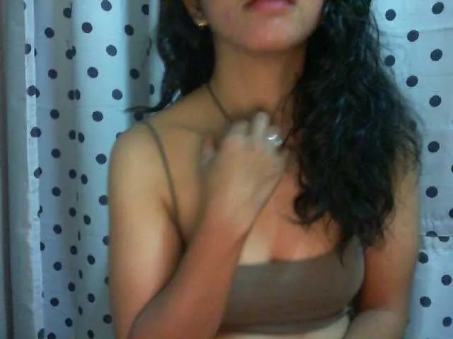 Live sex webcam photo for Cyah2 #291960708