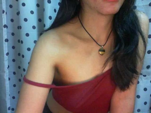 Live sex webcam photo for Cyah2 #291966433