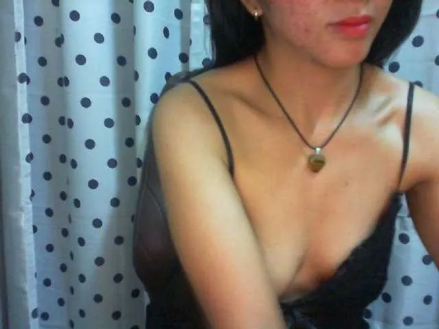 Live sex webcam photo for Cyah2 #291978663