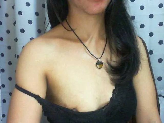 Live sex webcam photo for Cyah2 #292025058