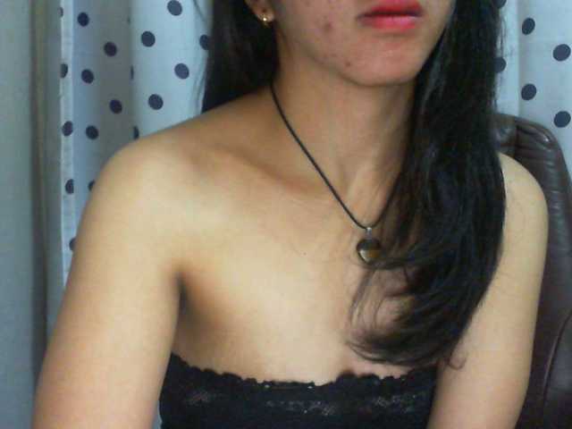 Live sex webcam photo for Cyah2 #292065396