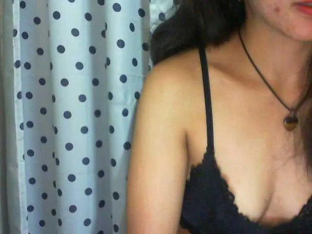 Live sex webcam photo for Cyah2 #292106138