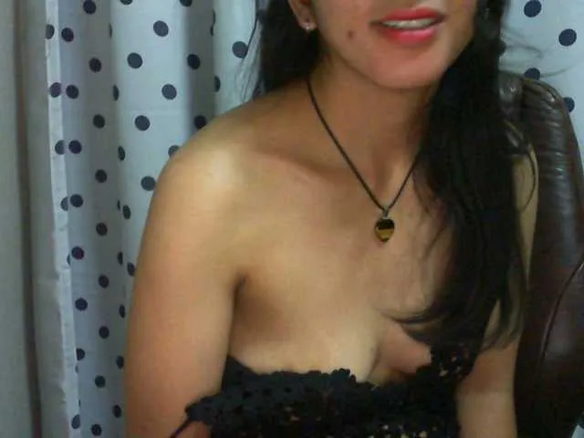 Live sex webcam photo for Cyah2 #292168637