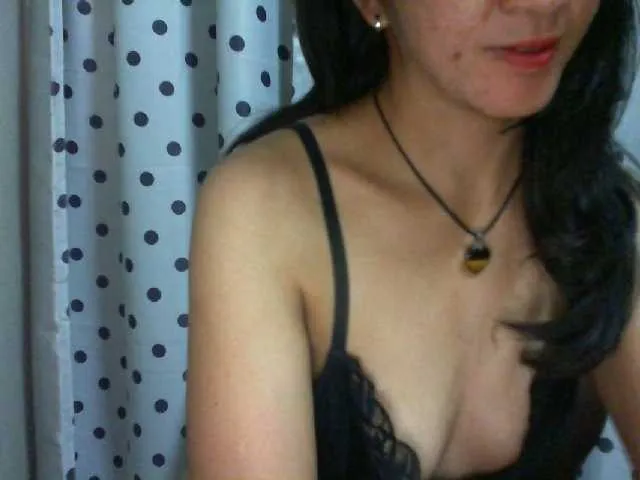 Live sex webcam photo for Cyah2 #292234976
