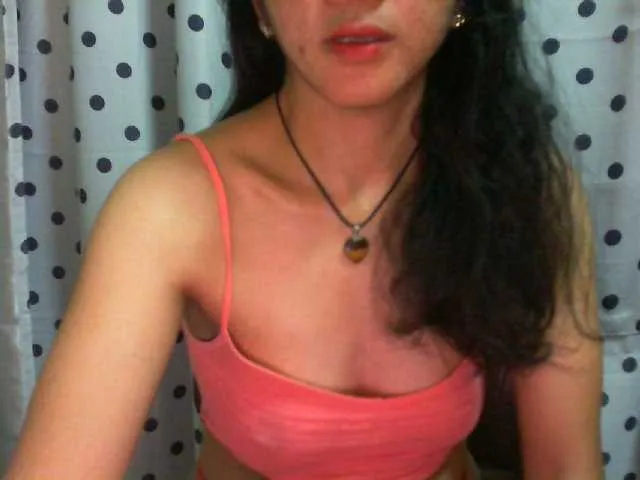 Live sex webcam photo for Cyah2 #292247164