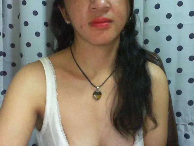 Live sex webcam photo for Cyah2 #292254188