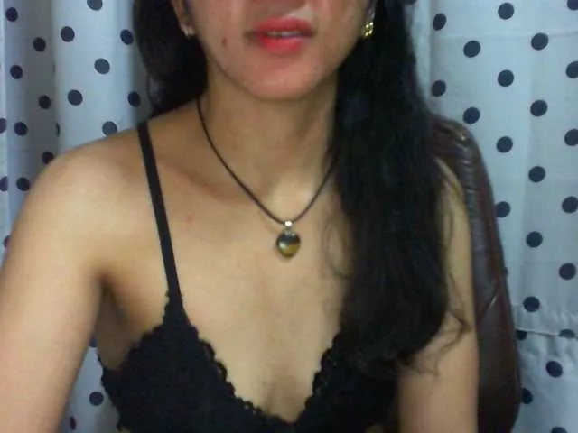 Live sex webcam photo for Cyah2 #292282630