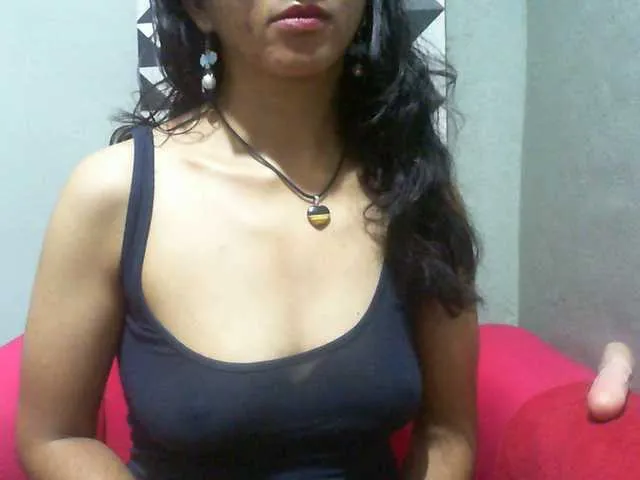 Live sex webcam photo for Cyah2 #292807536
