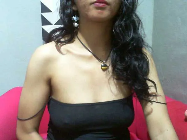 Live sex webcam photo for Cyah2 #292963056
