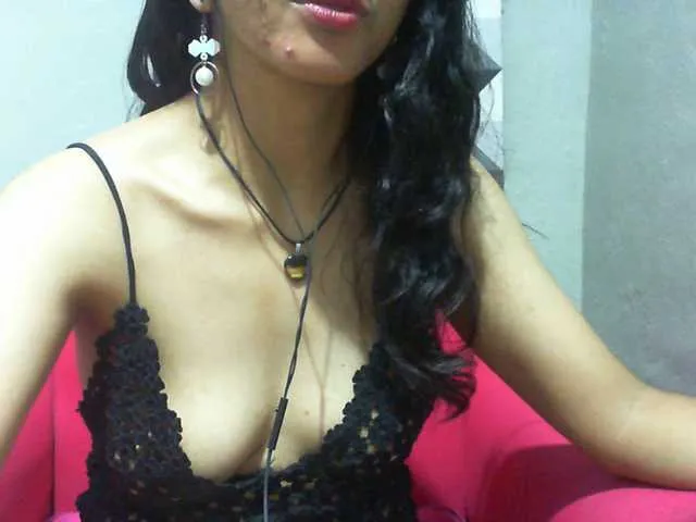 Live sex webcam photo for Cyah2 #293000745