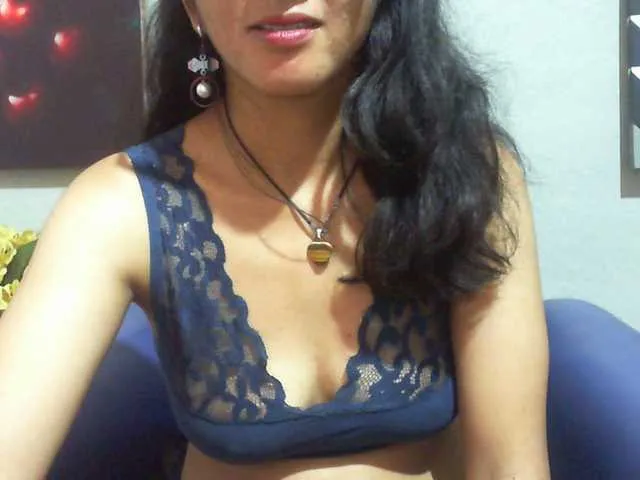 Live sex webcam photo for Cyah2 #293448121