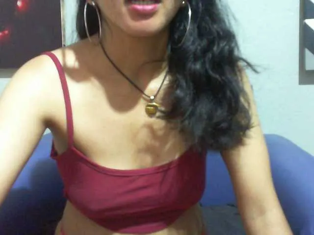 Live sex webcam photo for Cyah2 #293487875