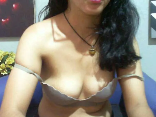 Live sex webcam photo for Cyah2 #293528009