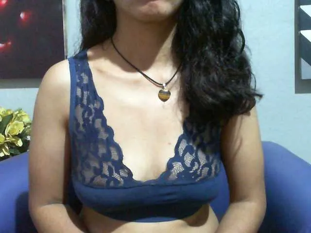 Live sex webcam photo for Cyah2 #293542409