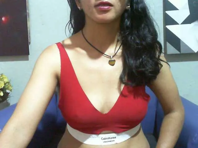 Live sex webcam photo for Cyah2 #293555031