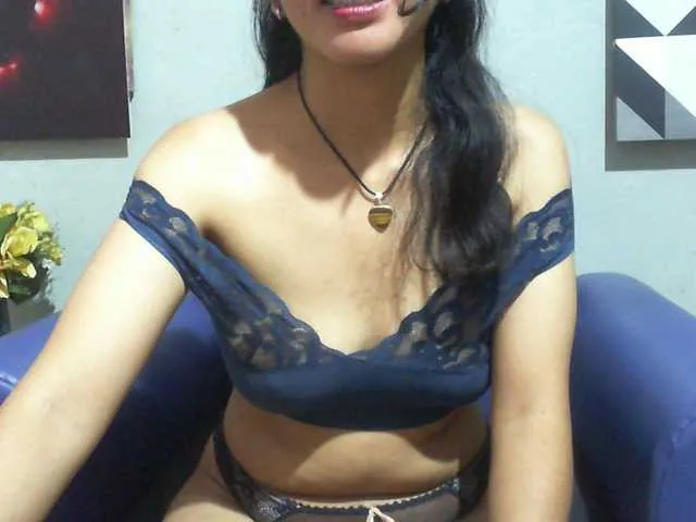 Live sex webcam photo for Cyah2 #293606615