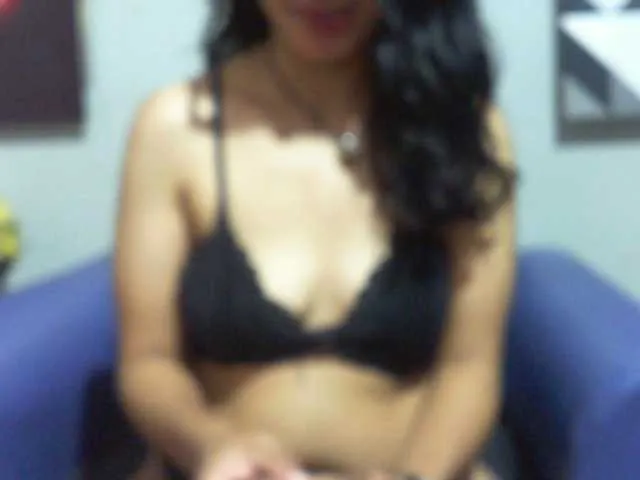 Live sex webcam photo for Cyah2 #293627490