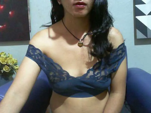 Live sex webcam photo for Cyah2 #293710731