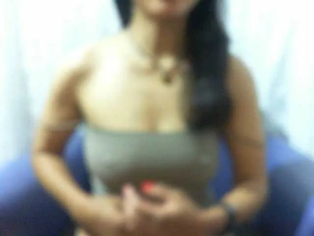 Live sex webcam photo for Cyah2 #293941808