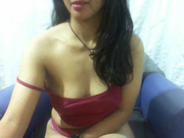 Live sex webcam photo for Cyah2 #294020748