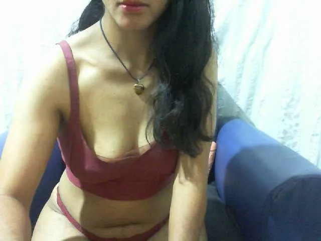 Live sex webcam photo for Cyah2 #294323290