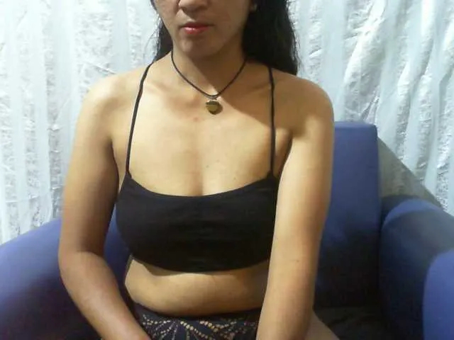 Live sex webcam photo for Cyah2 #294364024