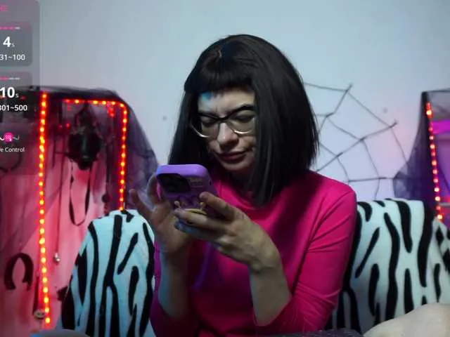 Live sex webcam photo for CyberGoddess #292247640